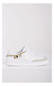 sneakersy guess naoko- widok od zewnętrznej strony z profilu