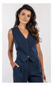 granatowa elegancka kamizelka marki guess perfect vest, widok w zbliżeniu na modelce