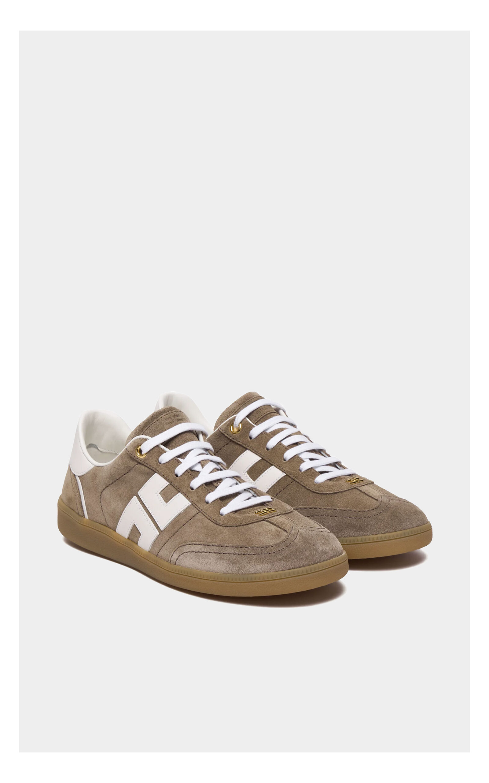 Damskie sneakersy z naturalnej skóry Elisabetta Franchi beżowe z wyraźnym logo – sneakersy premium z gumową podeszwą – minimalistyczny styl i włoskie wykonanie