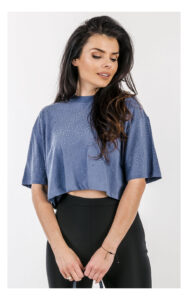 T-shirt GUESS pudełkowy z dżetami niebieski