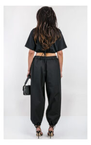 T-shirt PINKO Ariano cropped z wiązaniem czarny